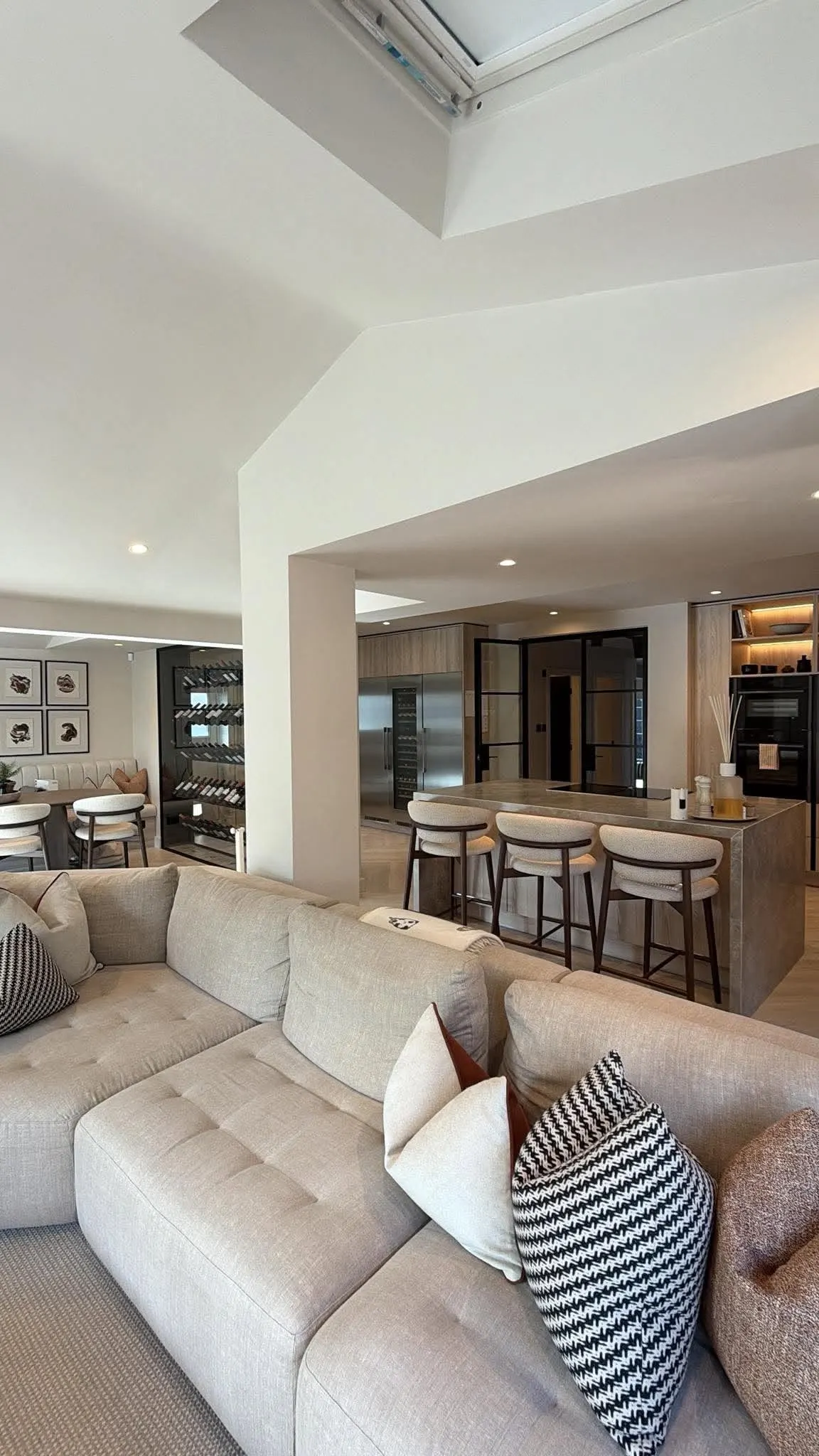 Open-plan lounge
